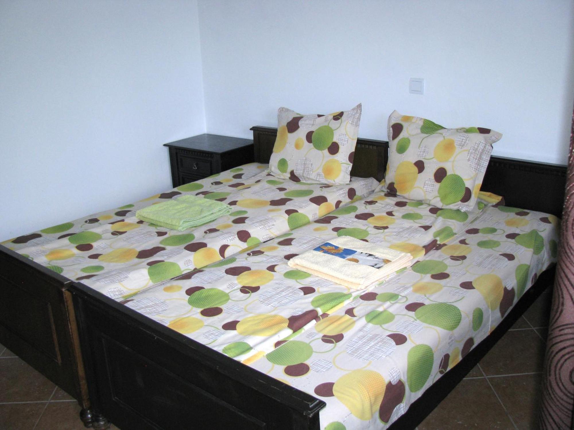 Guest House Familia Samovodene Exterior foto