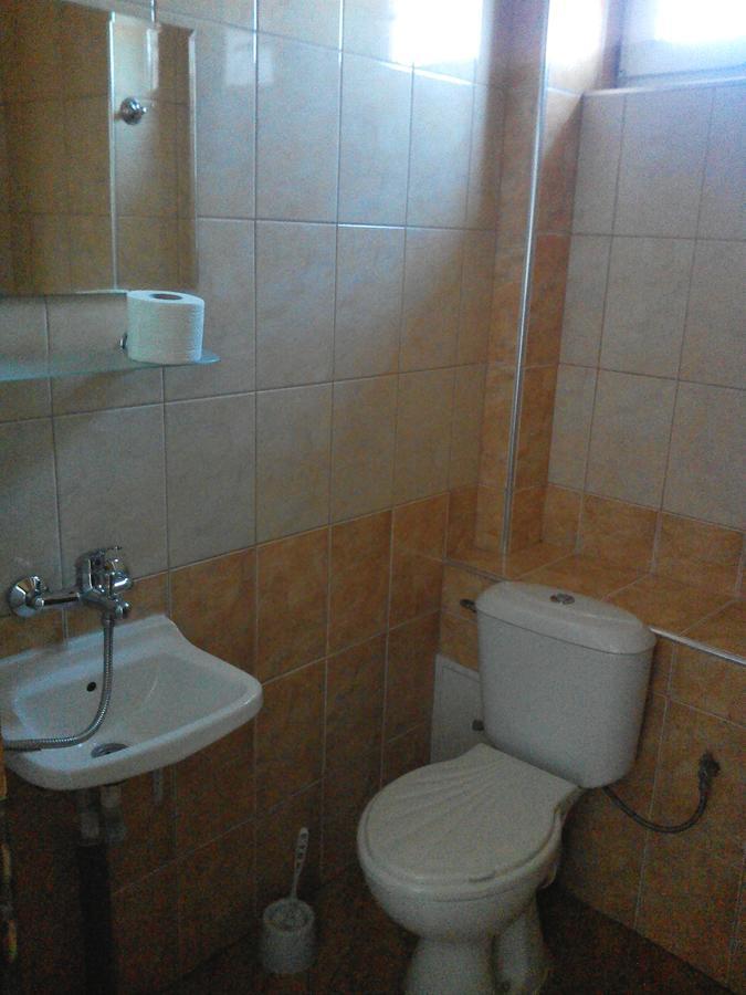 Guest House Familia Samovodene Exterior foto